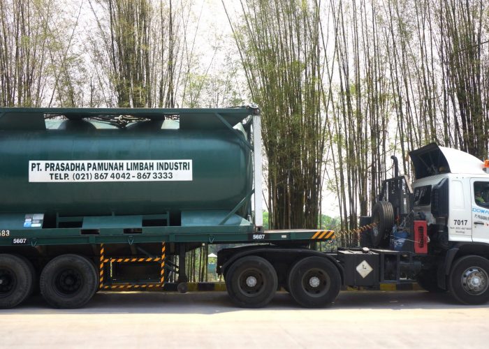 Jasa Pengangkutan Limbah B3